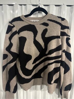 THE CASHMERE PROJECT Zebra Print Crewneck Sweater / Real Cashmere / Minimalist